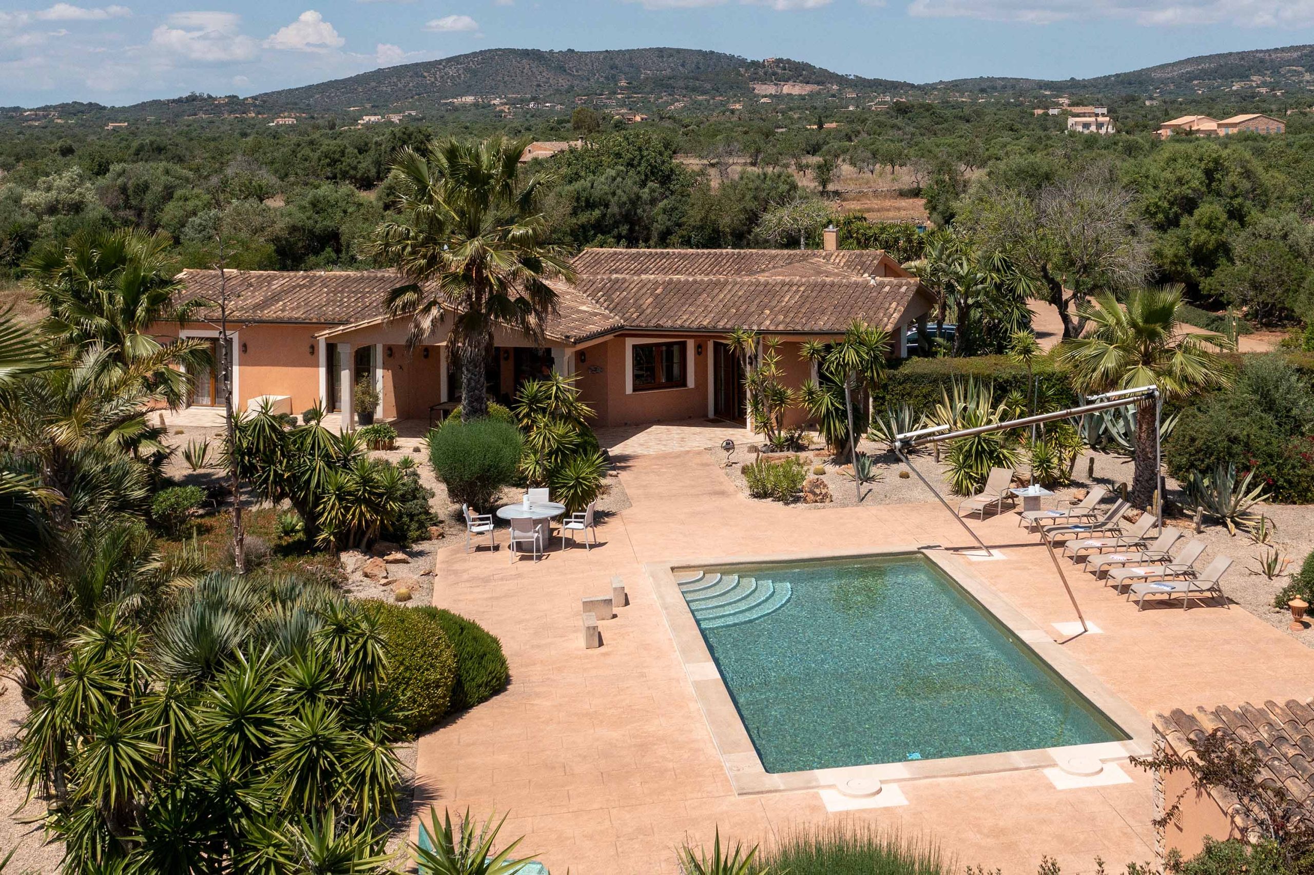 Finca Casa Mas – Luftaufnahme mit Pool und mediterranem Garten, Santanyí